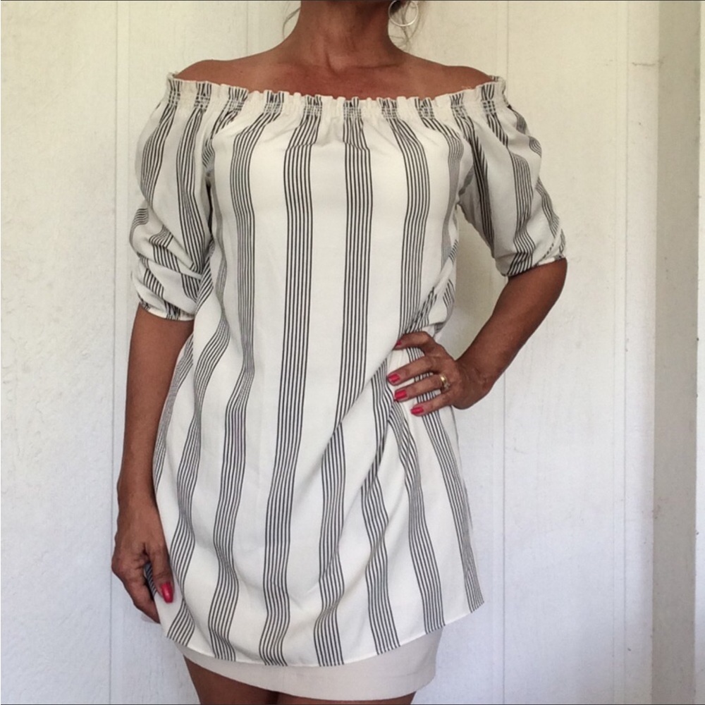 AUDREY 3+1 STRIPED BLACK AND WHITE OFF THE SHOULDER TOP SMALL